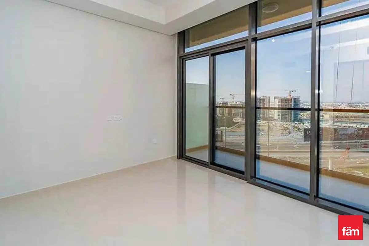 studio freehold apartment in Business Bay — photo 1 of 5