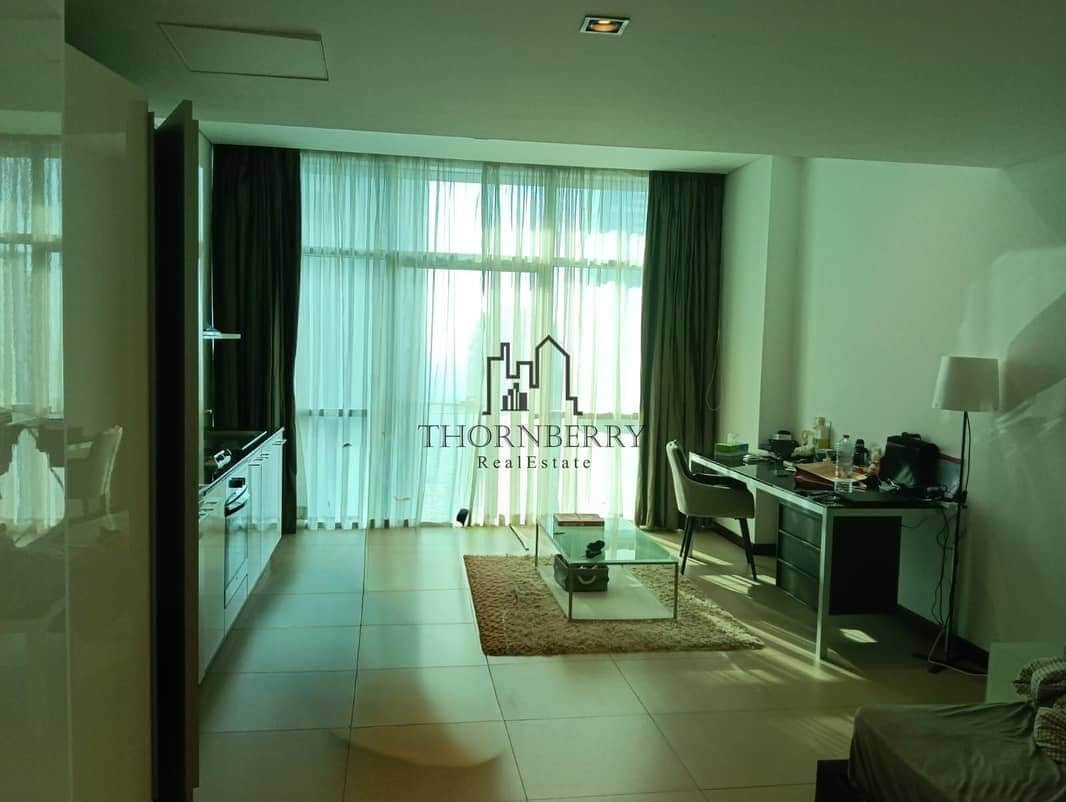 studio freehold apartment in DIFC — photo 1 of 4