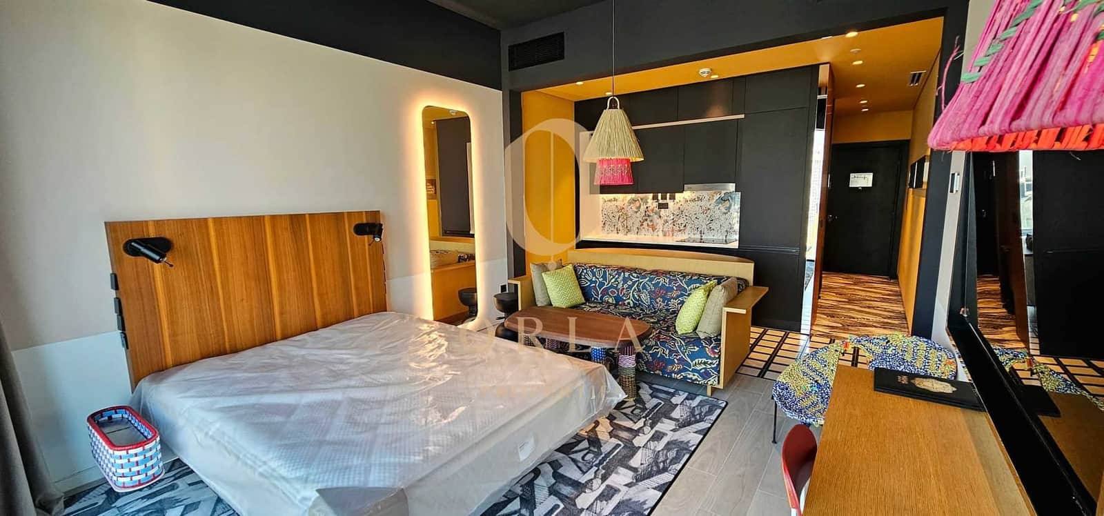 studio freehold apartment in Business Bay — photo 1 of 4