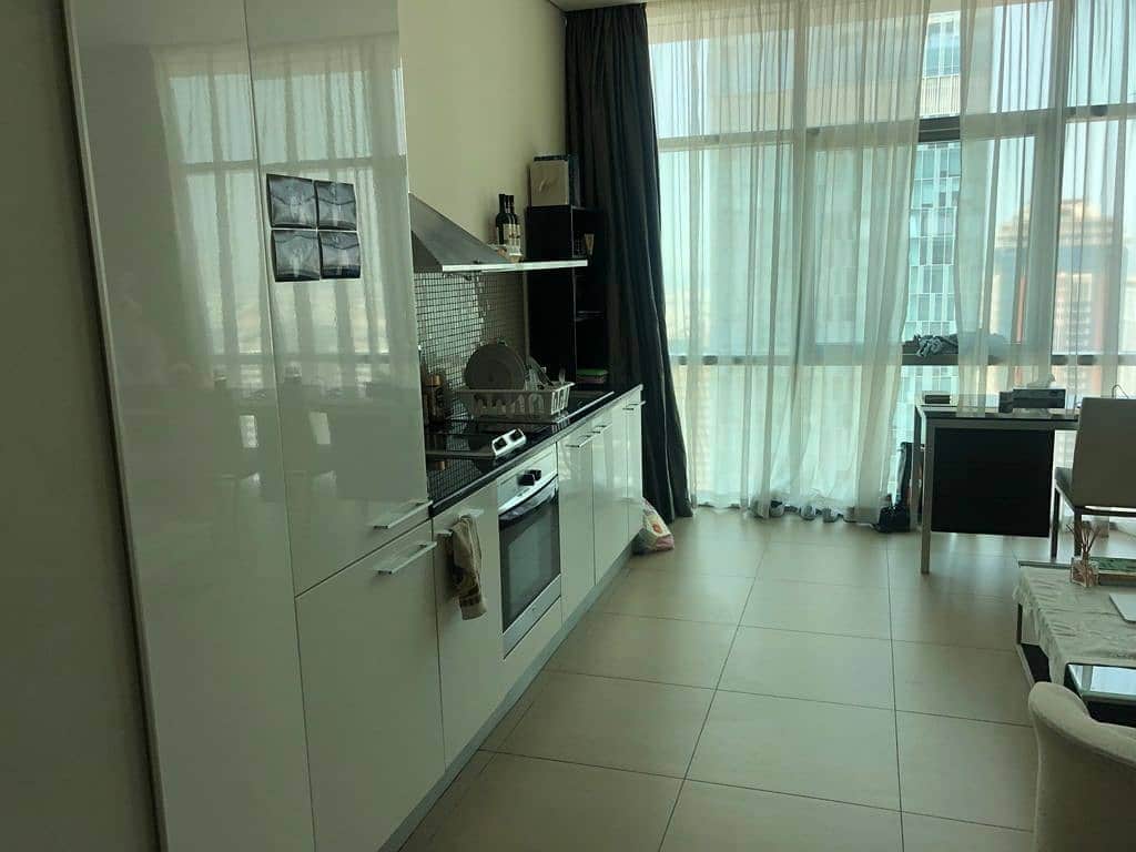 studio freehold apartment in DIFC — photo 1 of 4