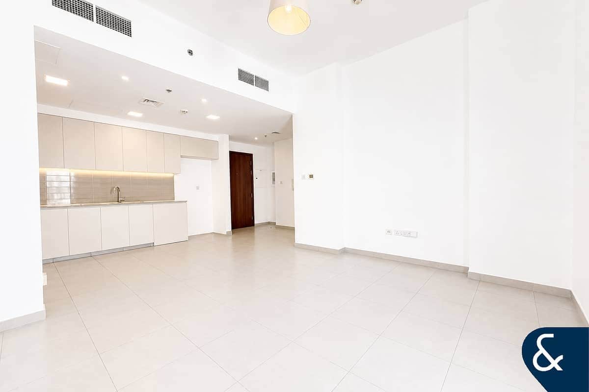 2-bedroom freehold apartment in Town Square — photo 1 of 4