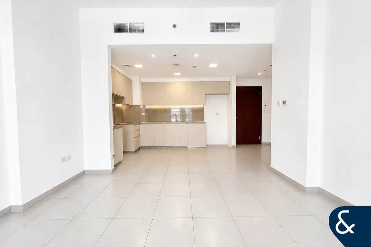 2-bedroom freehold apartment in Town Square — photo 2 of 4