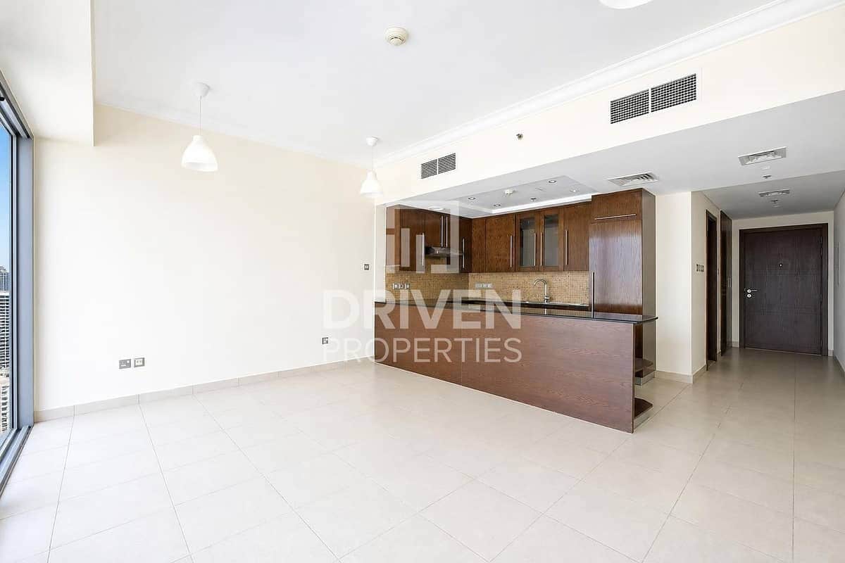 studio freehold apartment in Downtown Dubai — photo 1 of 4