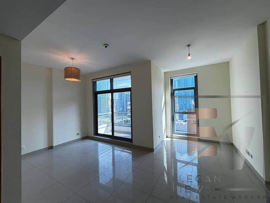 studio freehold apartment in Downtown Dubai — photo 1 of 4