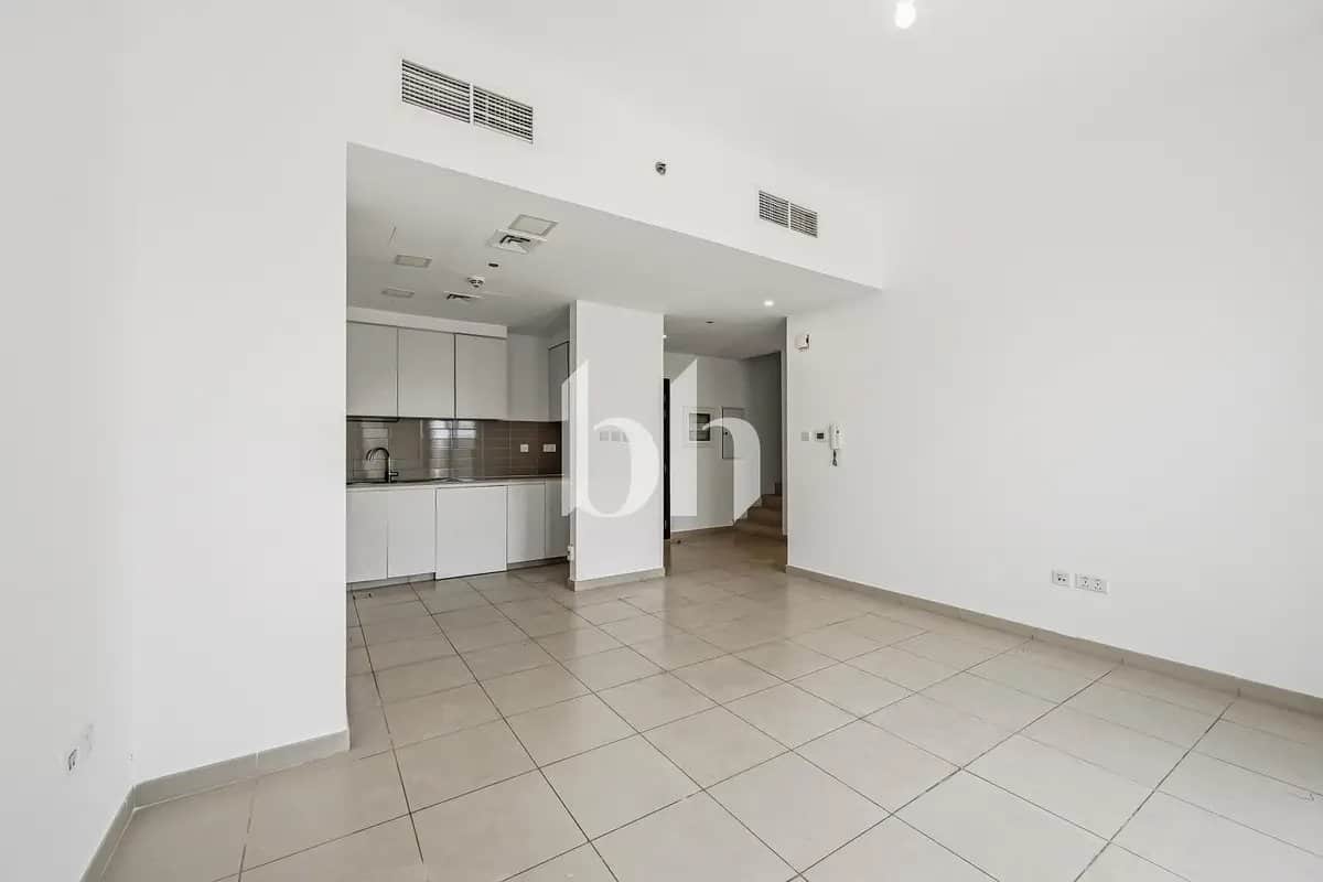 2-bedroom freehold apartment in Town Square — photo 4 of 4