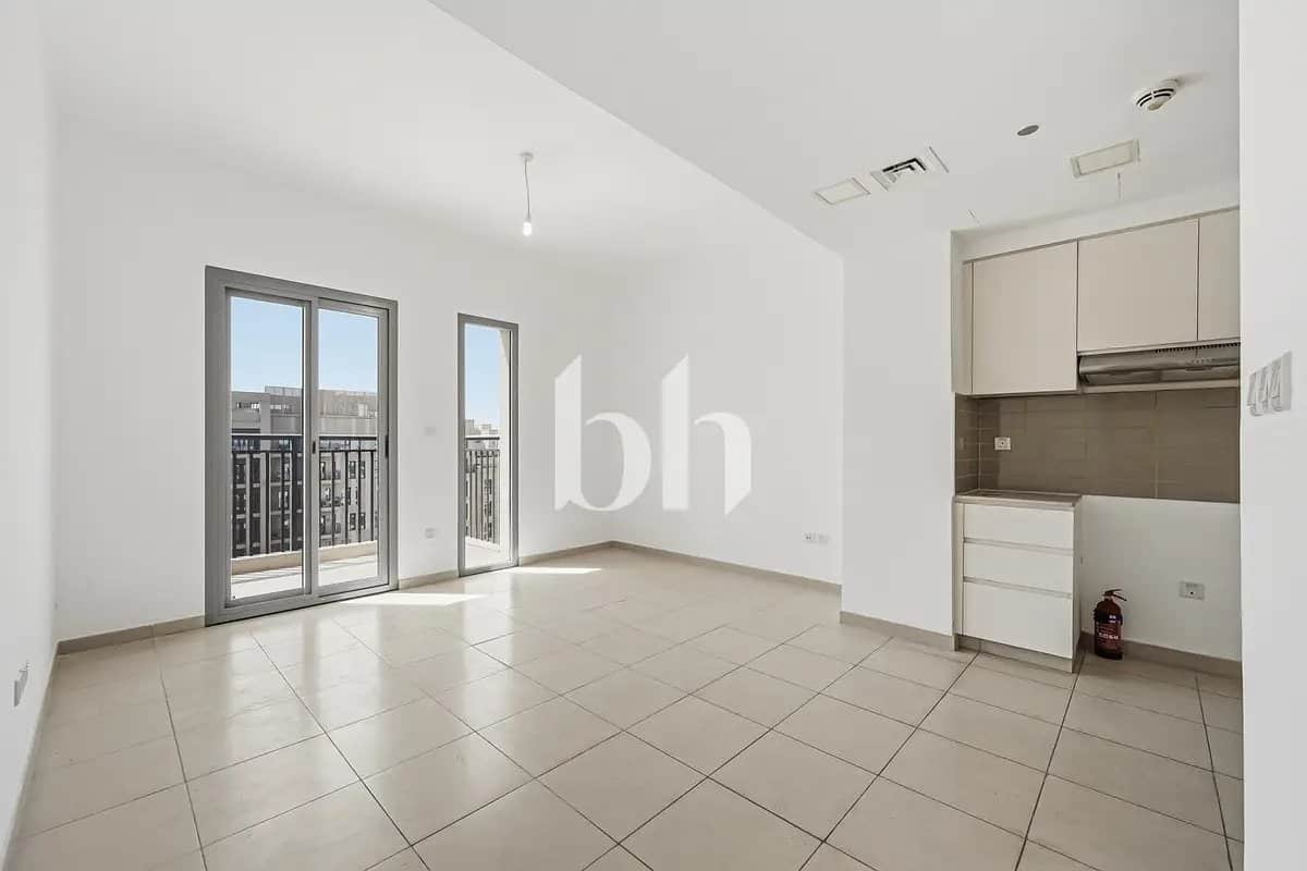 2-bedroom freehold apartment in Town Square — photo 1 of 4