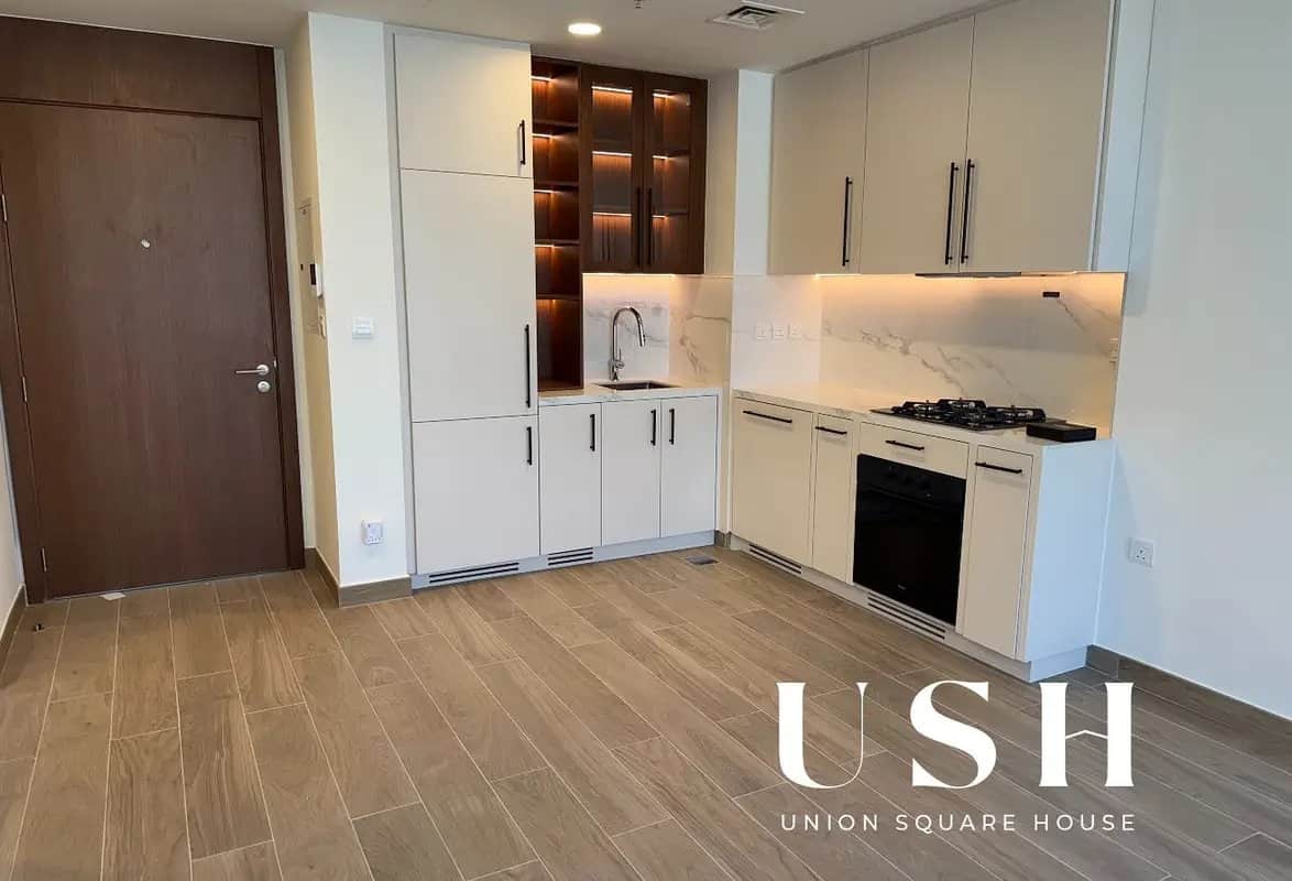 1-bedroom freehold apartment in Town Square — photo 2 of 4