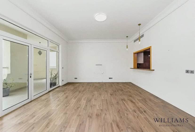 2-bedroom freehold apartment in Palm Jumeirah — photo 2 of 4