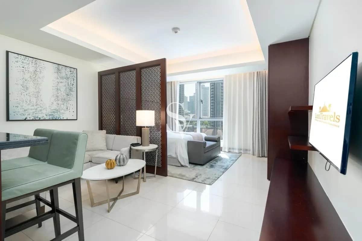 studio freehold apartment in Downtown Dubai — photo 1 of 5