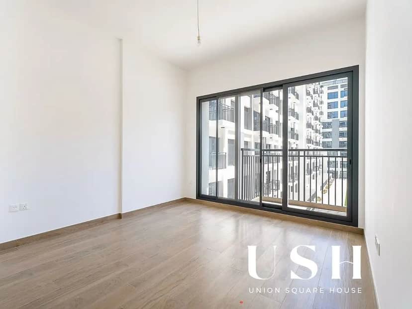 1-bedroom freehold apartment in Town Square — photo 5 of 5