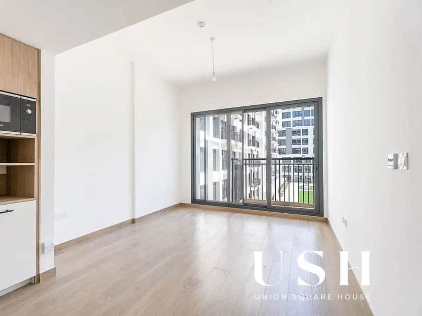 1-bedroom freehold apartment in Town Square — photo 2 of 4