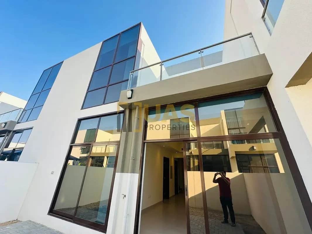 4-bedroom freehold villa in Mohammed Bin Rashid City (MBR City) — photo 2 of 4
