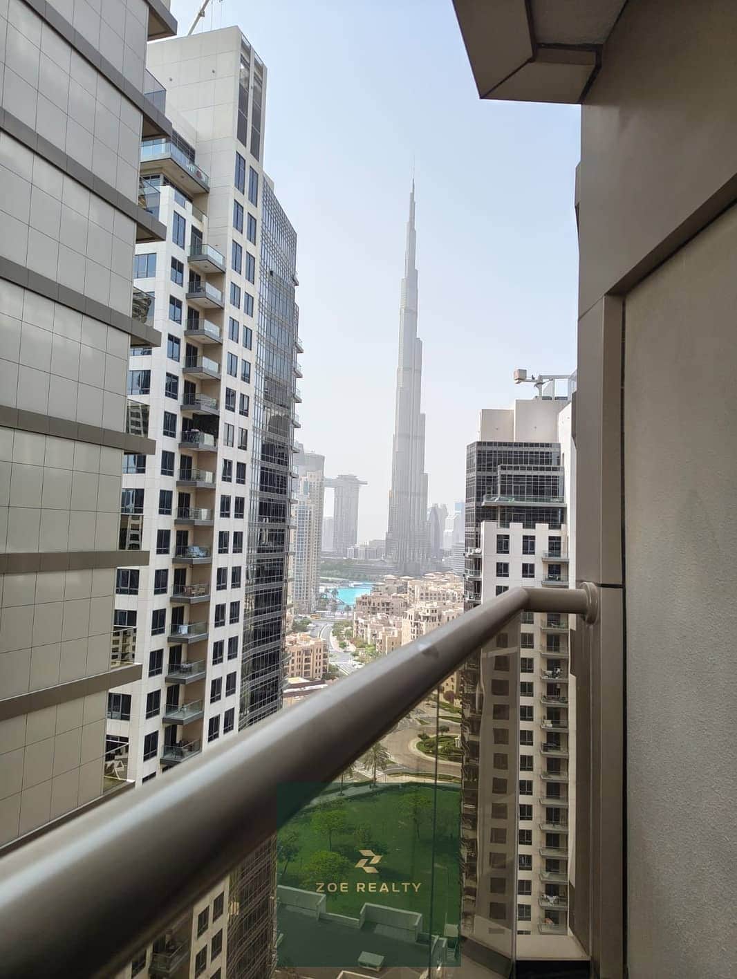 studio freehold apartment in Downtown Dubai — photo 1 of 4