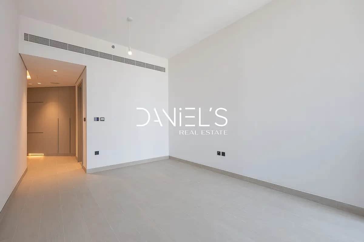 studio freehold apartment in Business Bay — photo 1 of 5