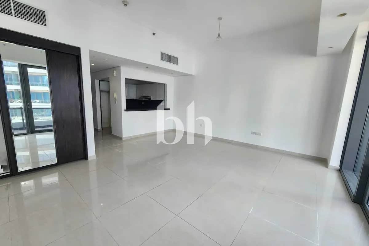 studio freehold apartment in Dubai Marina — photo 1 of 5