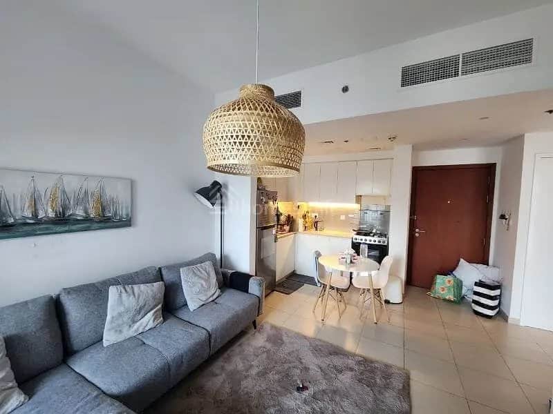1-bedroom freehold apartment in Town Square — photo 1 of 5