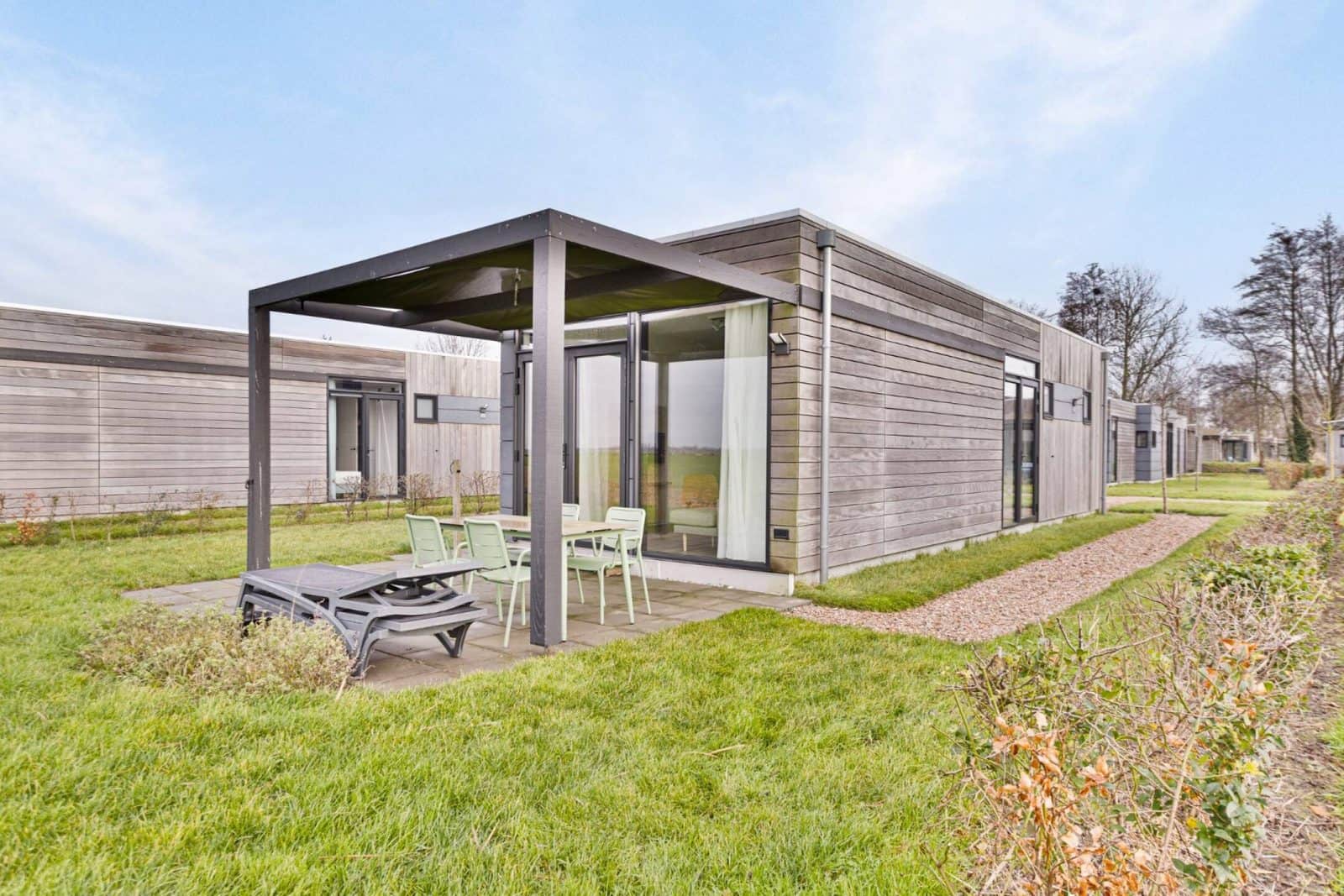 vakantiewoning met 2 slaapkamers in Wijdenes, foto 1 van 5
