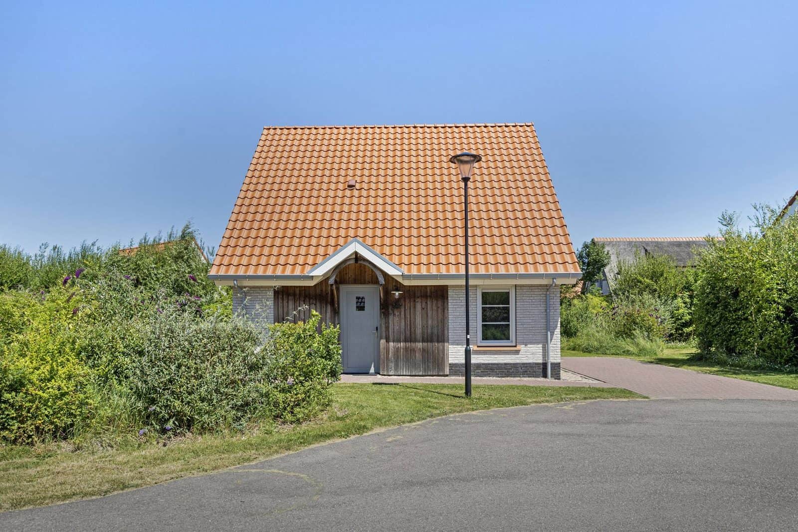 4-bedroom holiday home in Nieuwvliet — photo 1 of 5