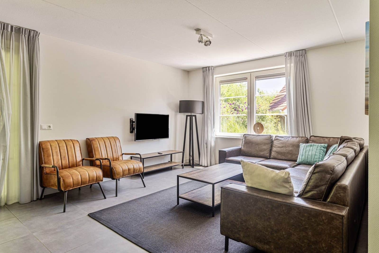 4-bedroom holiday home in Nieuwvliet — photo 5 of 5