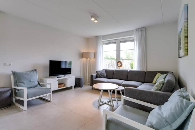 4-bedroom holiday home in Nieuwvliet — photo 4 of 5