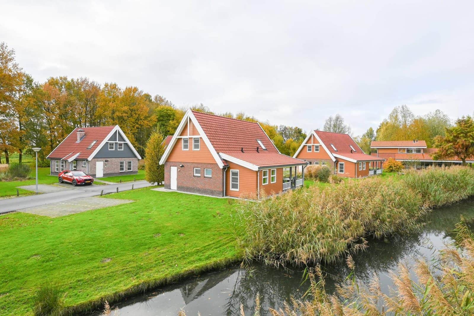 4-bedroom holiday home in Biddinghuizen — photo 3 of 5