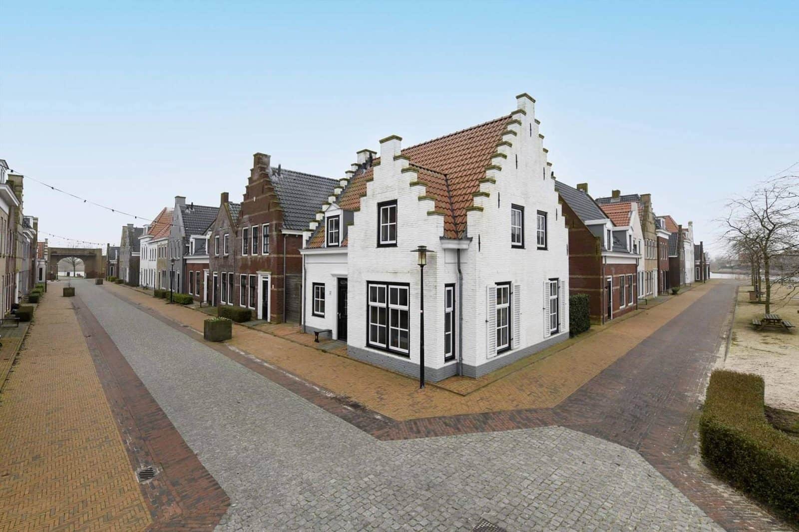 vakantiewoning met 4 slaapkamers in Eanjum, foto 1 van 5