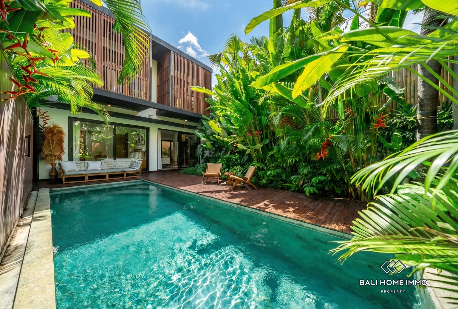 3 Bedroom Modern Villa for sale leasehold near Batu Bolong beach - RF6133C