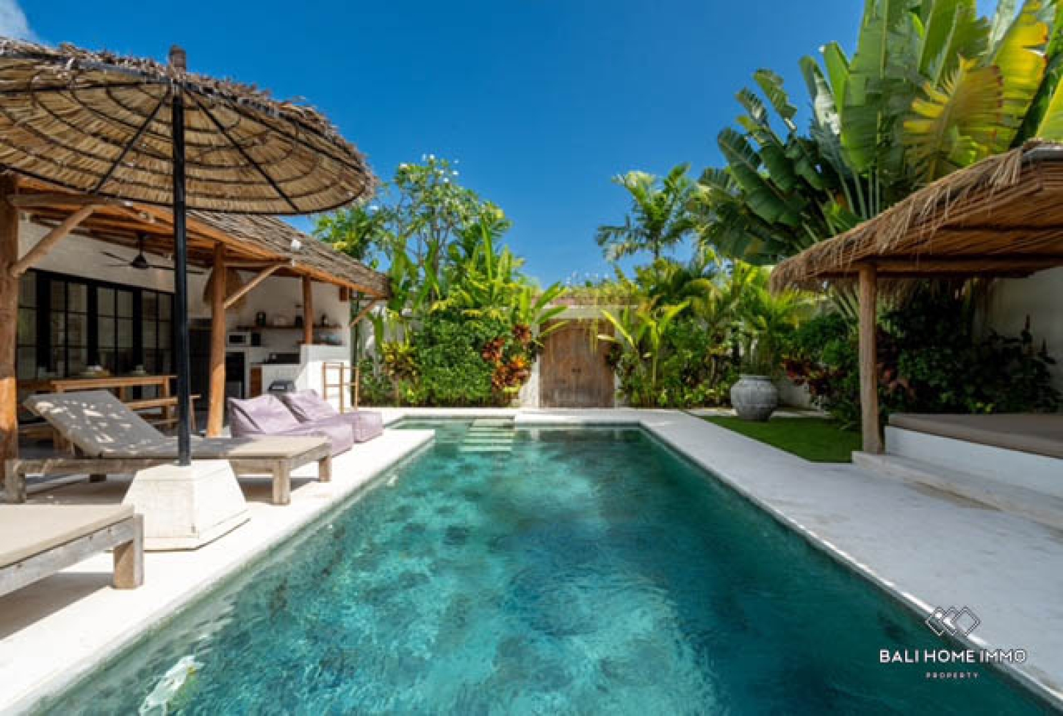 4 bedroom modern villa for sale leasehold next to Nuanu Nyanyi Beach - RF8497B