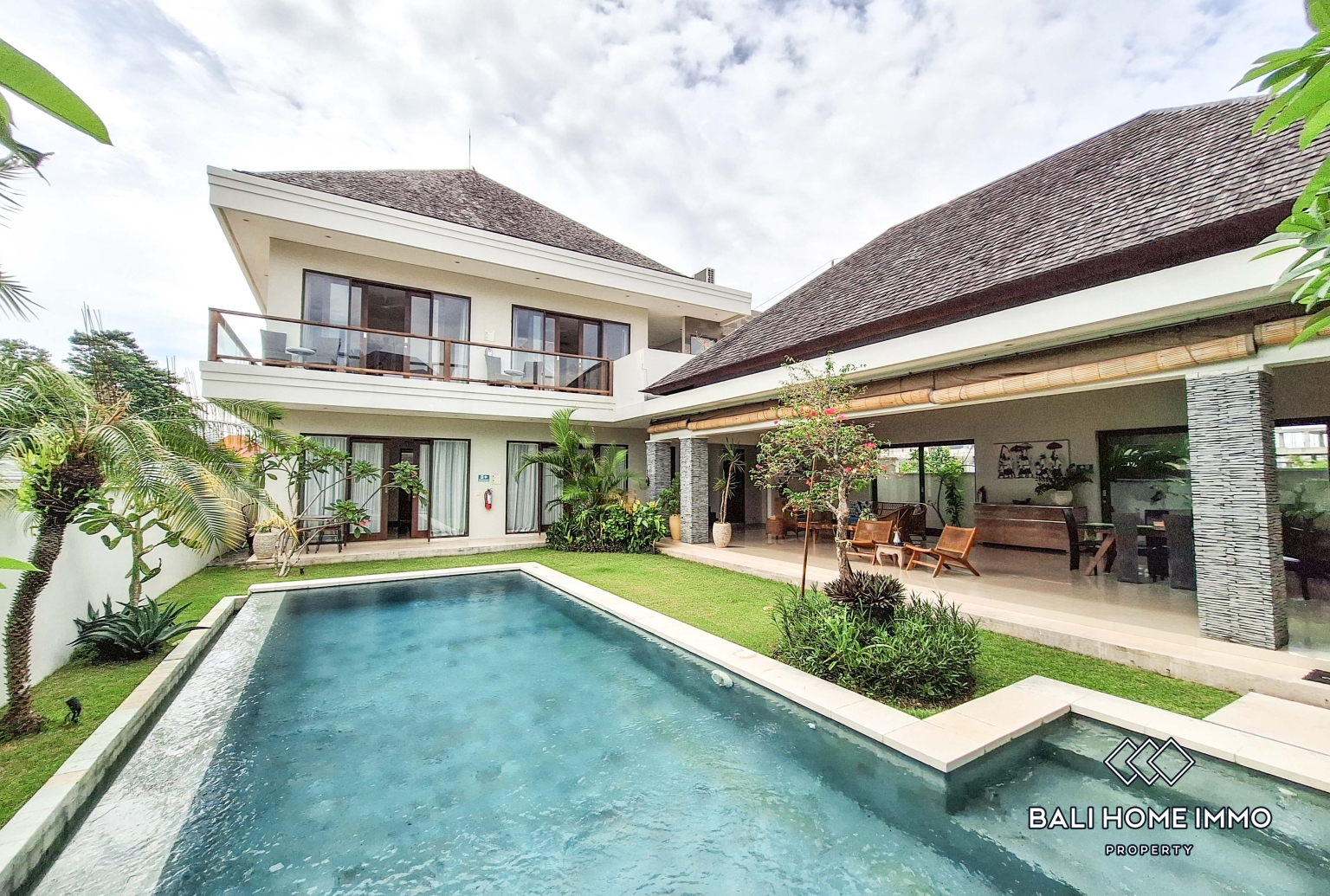 5 Bedroom Family Villa for Sale in Canggu Batu Bolong - TJ130B