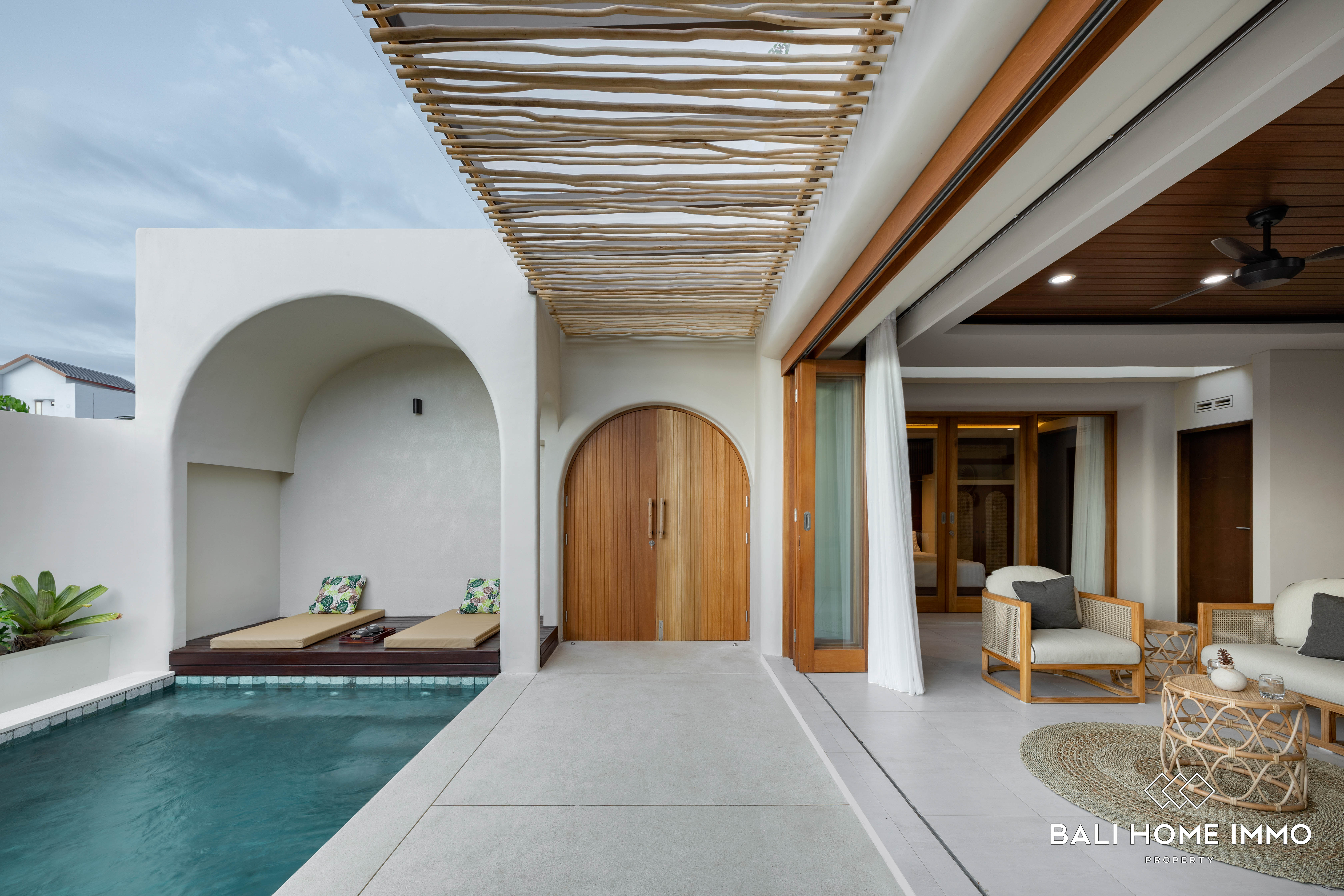 Beautiful 2 Bedrooms Villa for Sale Freehold and Monthly Rental in Uluwatu Ungasan - Fm084