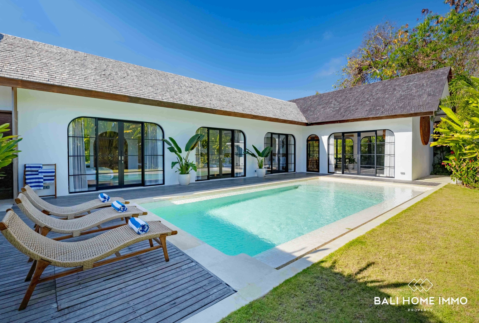 Beautiful 3 Bedrooms Villa for Sale in Uluwatu - Rf6655a