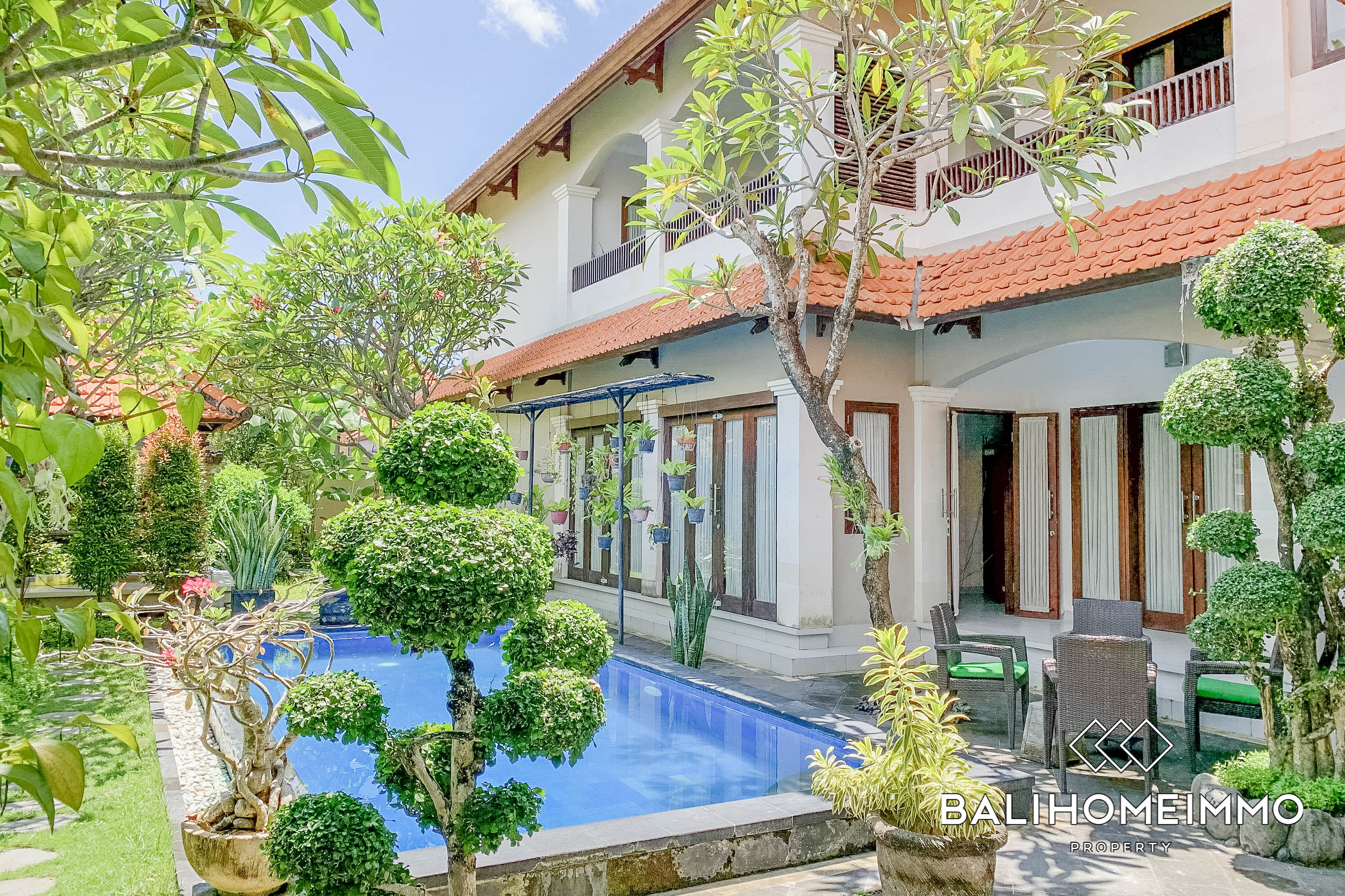 Beautiful 5 Bedroom Villa for Sale Freehold in Bali Seminyak - RF201