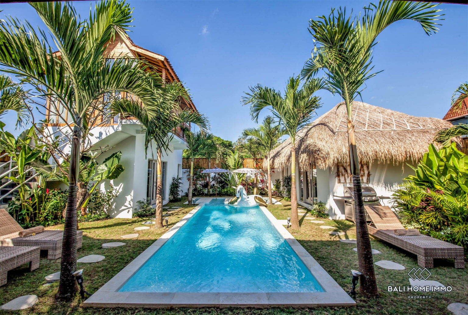 Beautiful 5 Bedrooms villa for sale leasehold in the heart of seminyak oberoi - RF8932