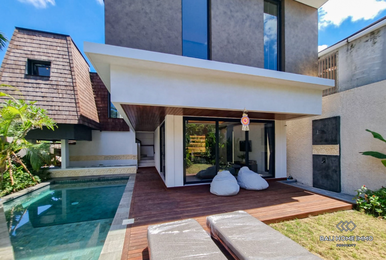 Brand New 4 Bedroom Villa for Sale in Bali Canggu Batu Bolong-Echo Beach - RF10039