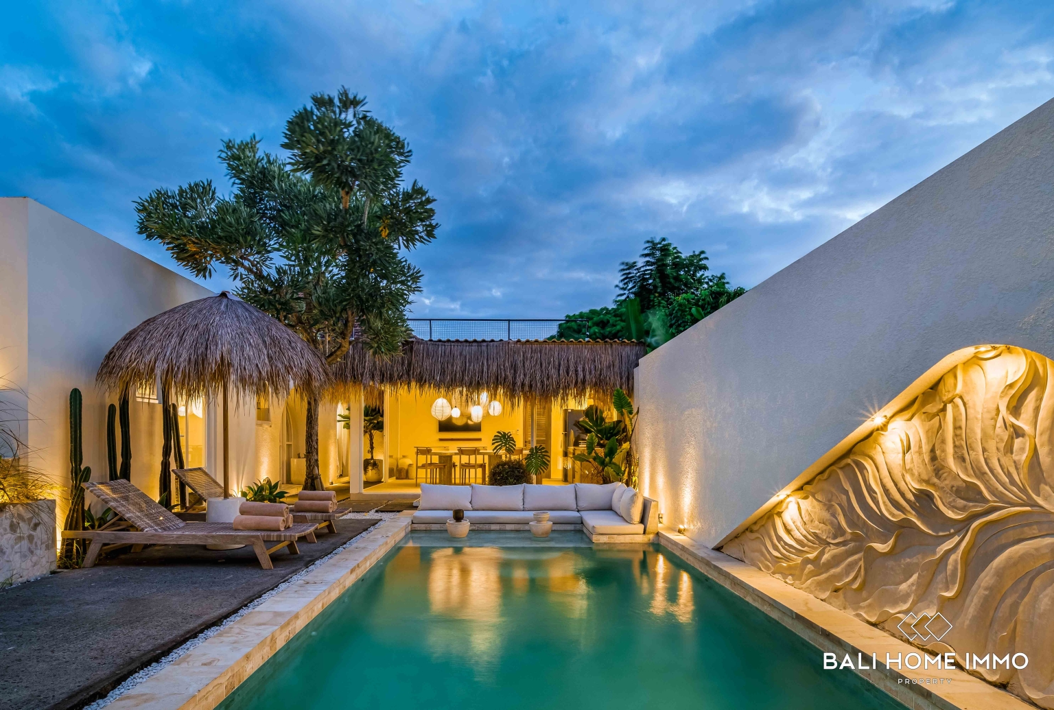 Elegant 3 Bedroom Tropical Villa for Sale in Ungasan with Warm Natural Design - RF10447