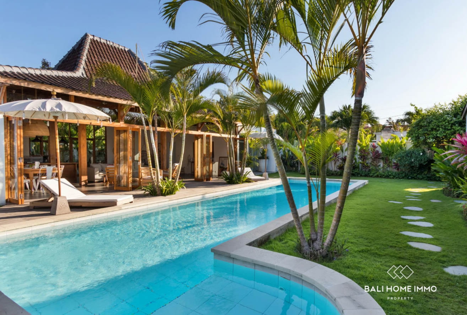 Family Style 4 Bedroom Villa For Sale In Batu Belig Kerobokan - RF9406