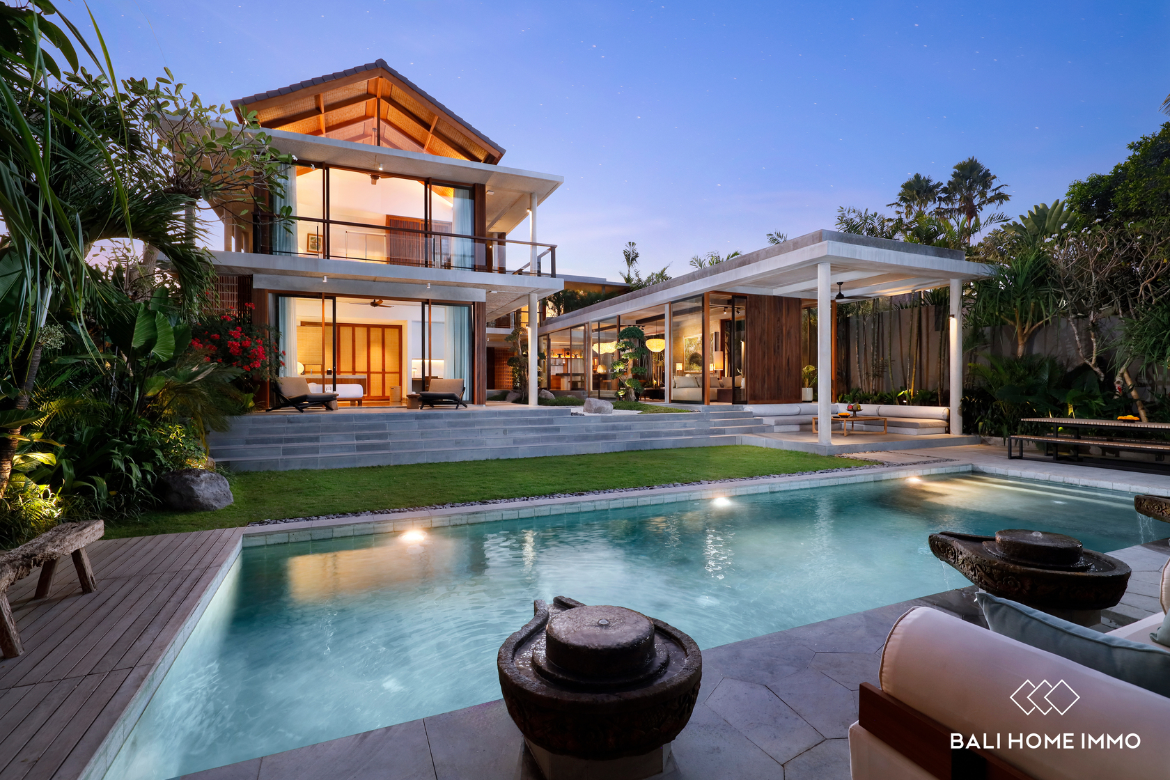 Luxurious 7 Bedroom Villa for sale walking distance from Pererenan and Echo Beach - RF7264