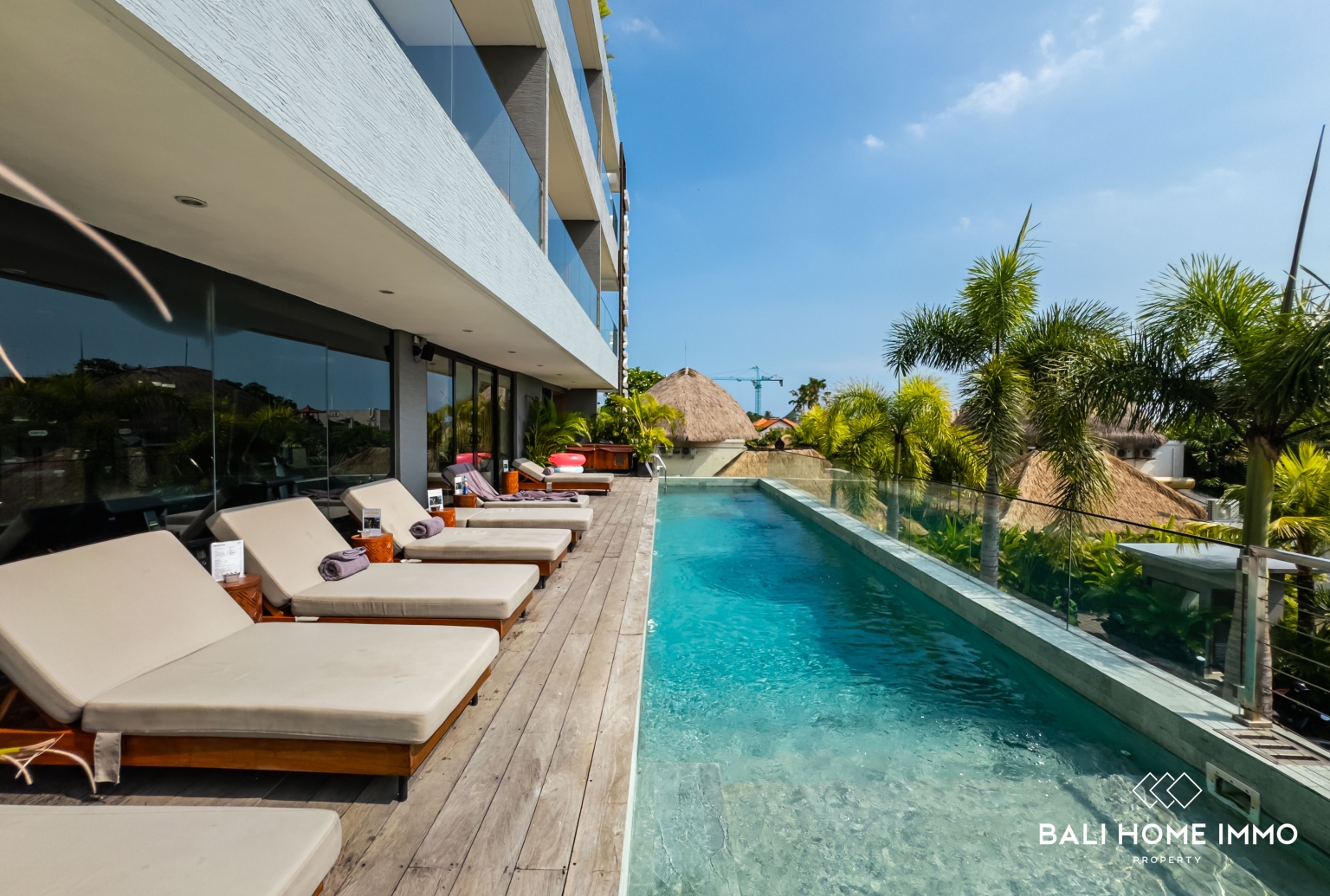 Modern 1 Bedroom Apartment with Exclusive Facilities For Sale Near Berawa - RF10064