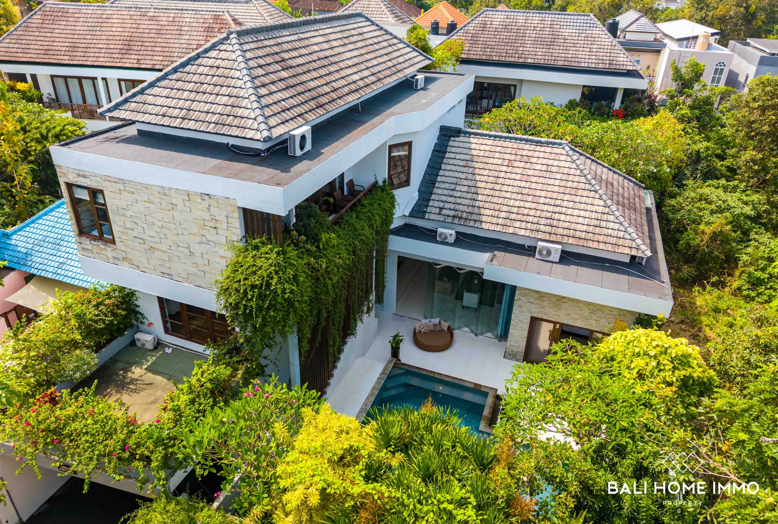 Modern Tropical Luxury Villa For Sale Freehold in Uluwatu - Balangan - RF9306