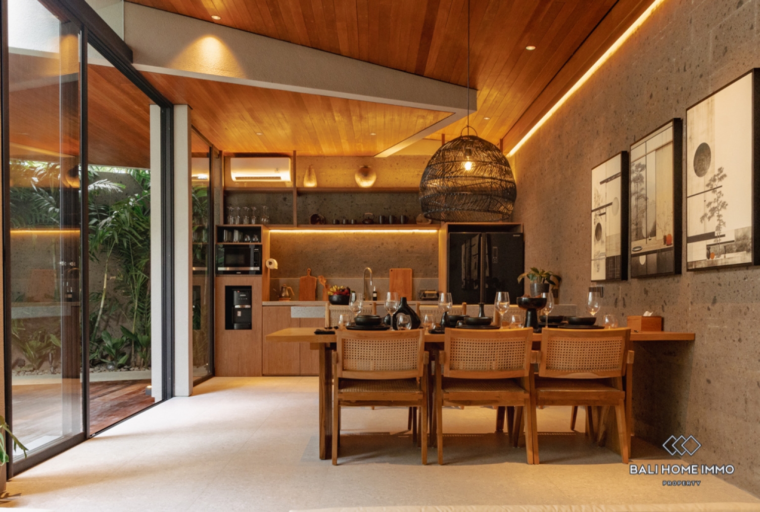 Stunning 3 Bedroom Villa for Sale Freehold in Bali Pererenan Beachside - RF9557