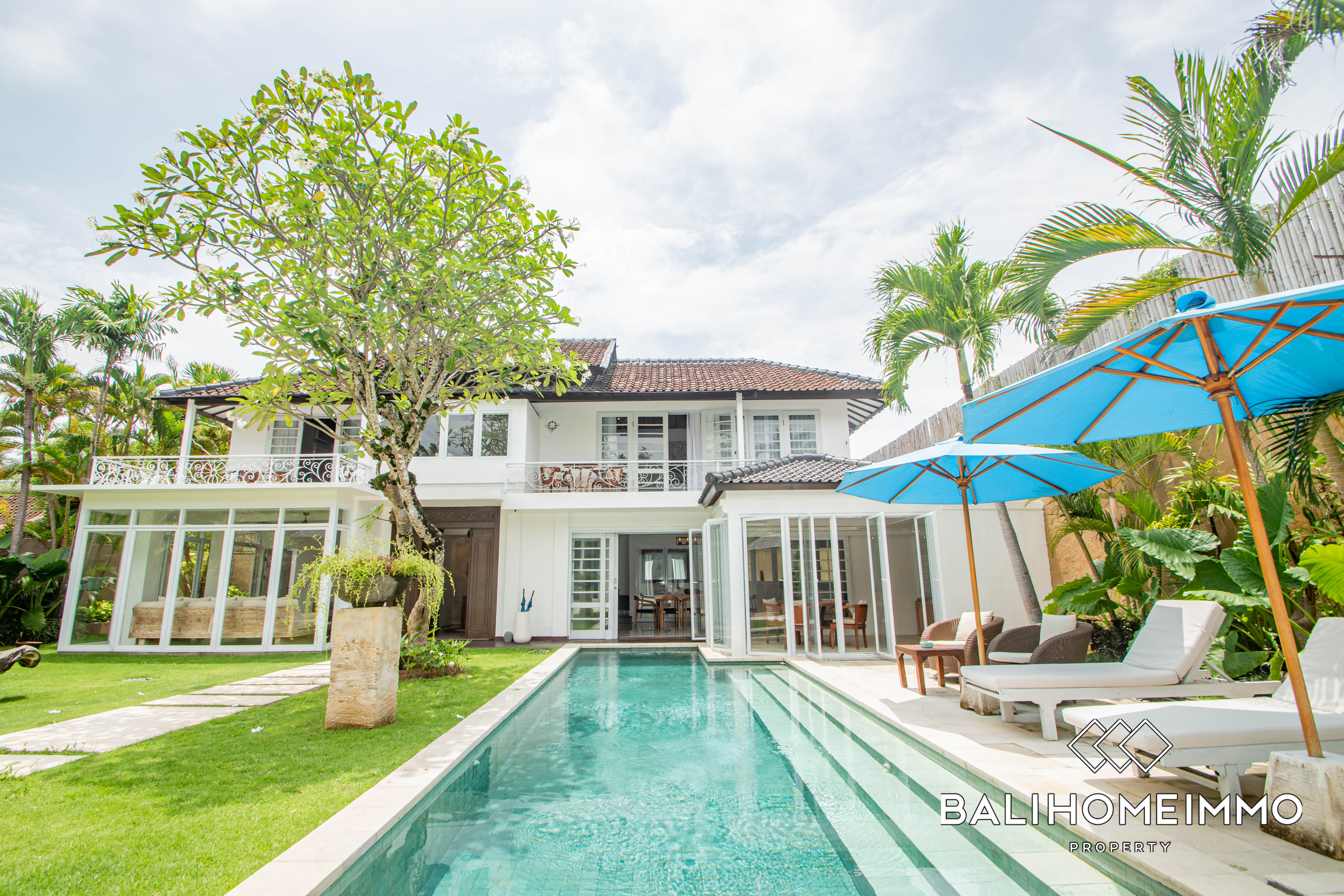 Stunning 5 Bedroom Villa for Sale & Rent in Bali Seminyak - FF050
