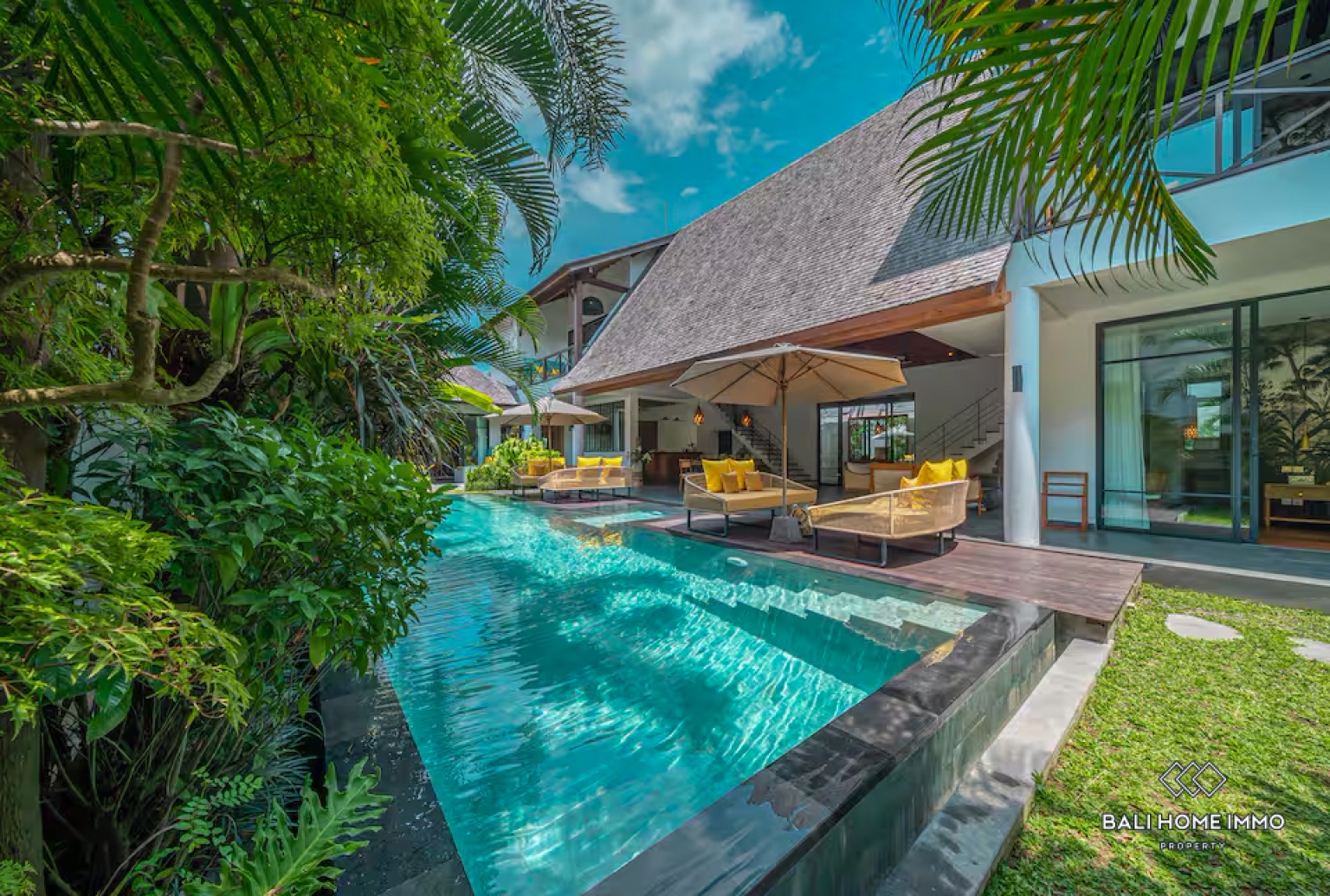 Tropical Luxury 4 Bedrooms villa for sale leasehold in Bali Pererenan - RF10028