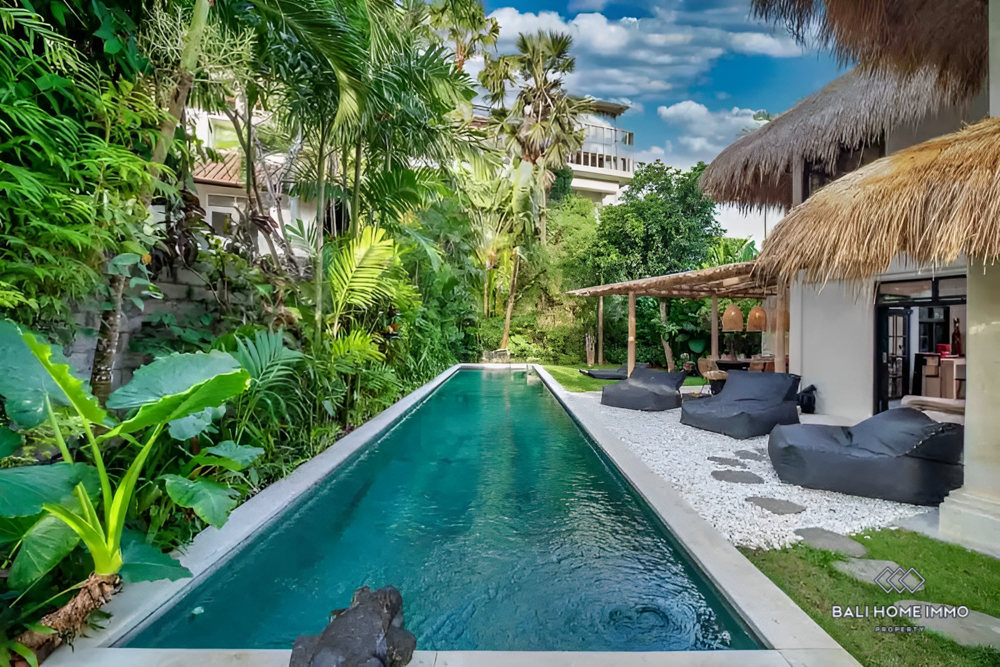 Walking distance from the Beach 4 Bedroom Villa for Sale and Rent in Bali Seminyak - AL259