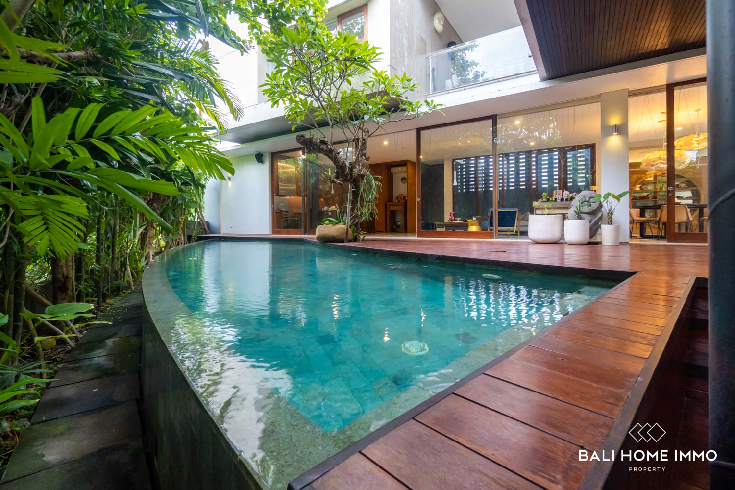 Well designed 4 Bedroom Villa For Sale and for Rental in Canggu Berawa Bali - VB217