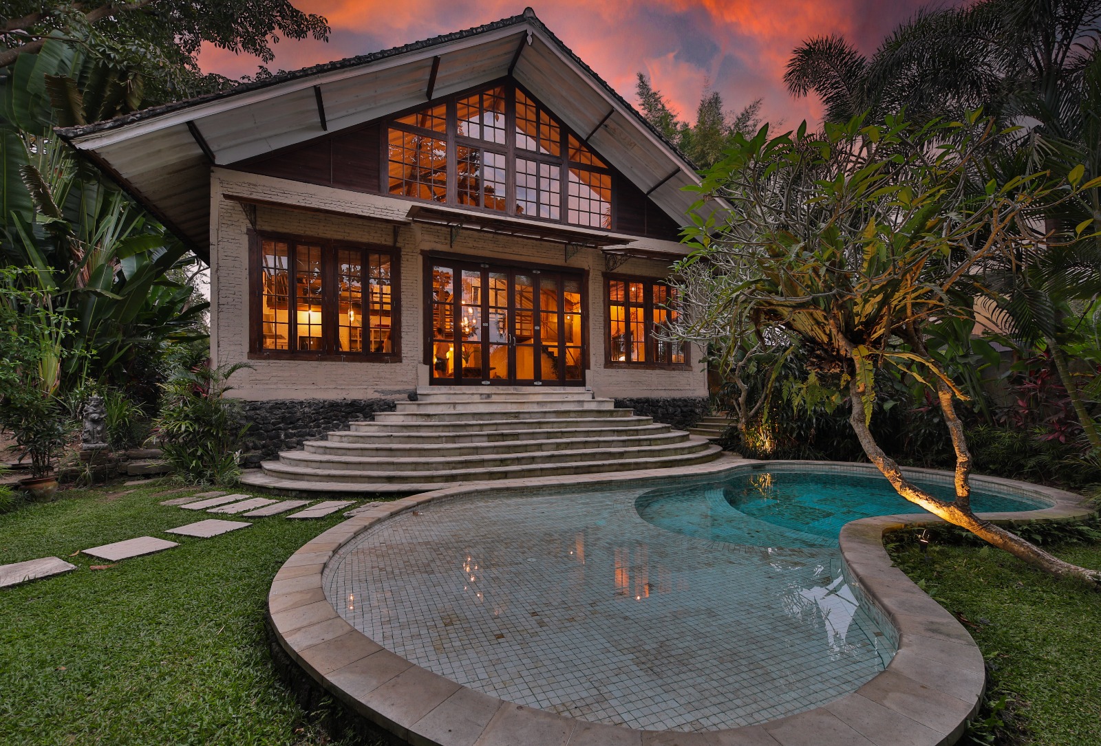 6 BEDROOM INDUSTRIAL VILLA FOR SALE LEASEHOLD IN UBUD BE-610