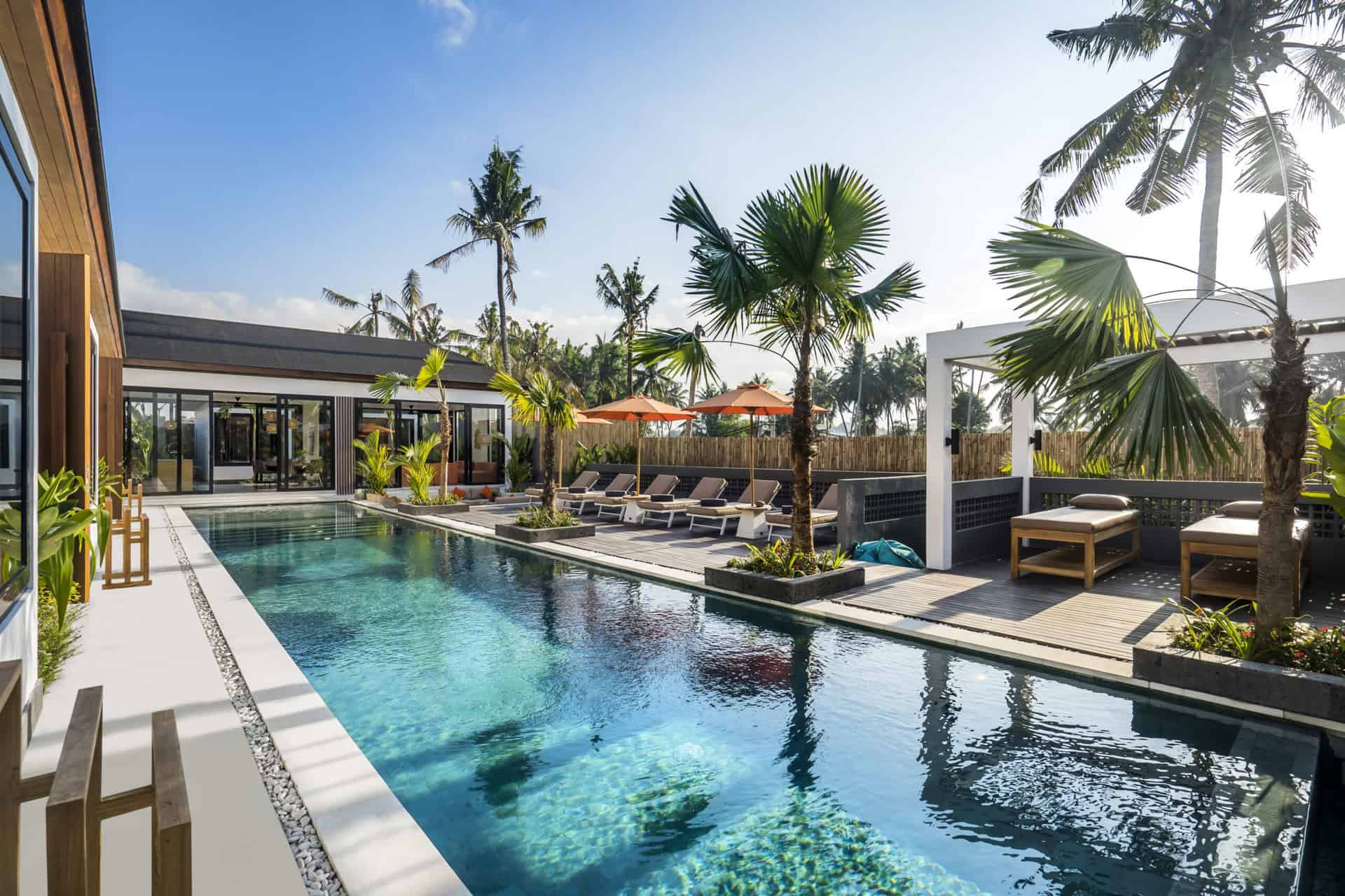 Luxurious 5 Bedroom Villa with Amazing View in Ubud for Sale Leasehold Be-1070