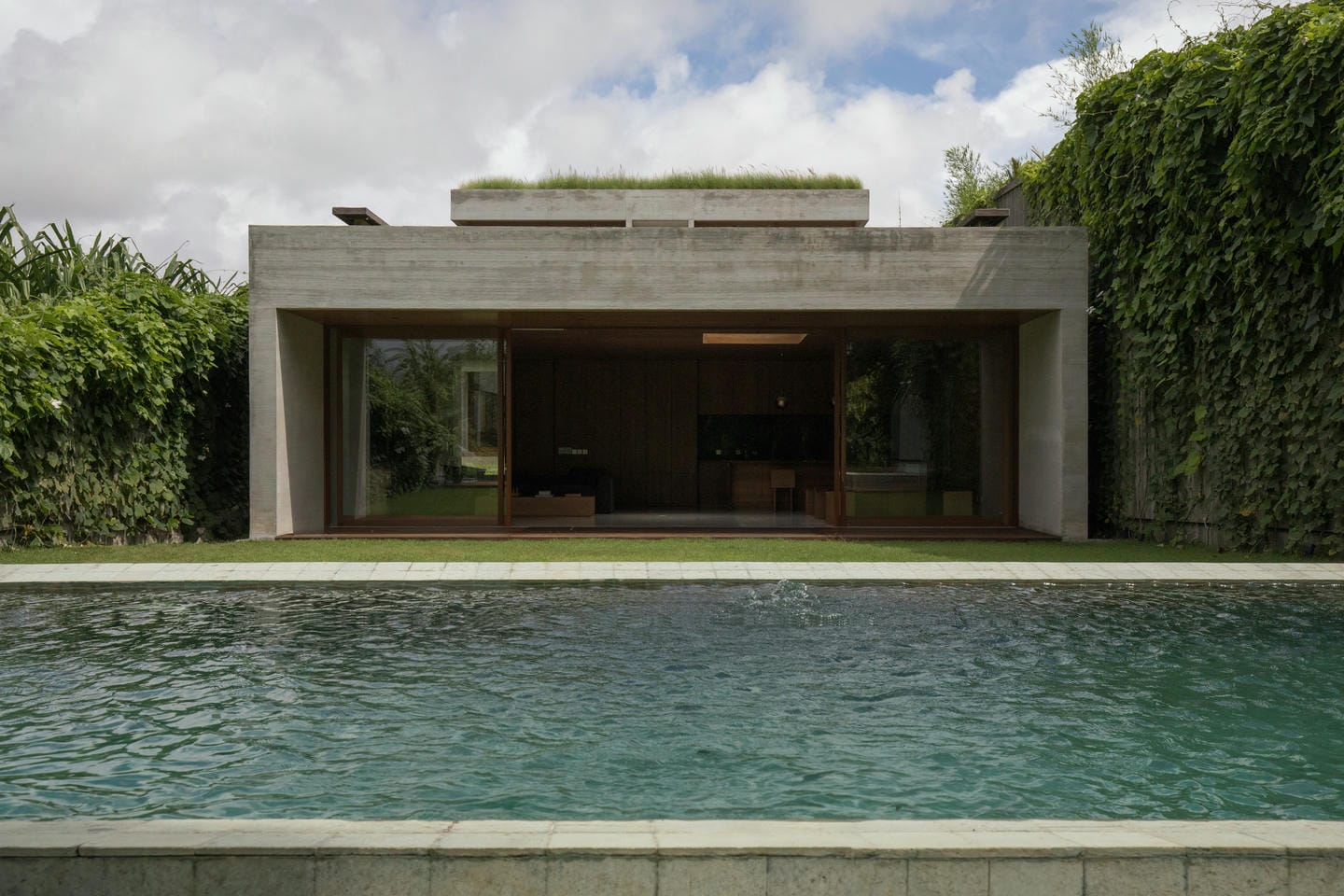 MODERN MINIMALIST WITH RICEFIELD VIEW 5 BEDROOM VILLA FOR SALE LEASEHOLD IN TUMBAK BAYUH BE-1433