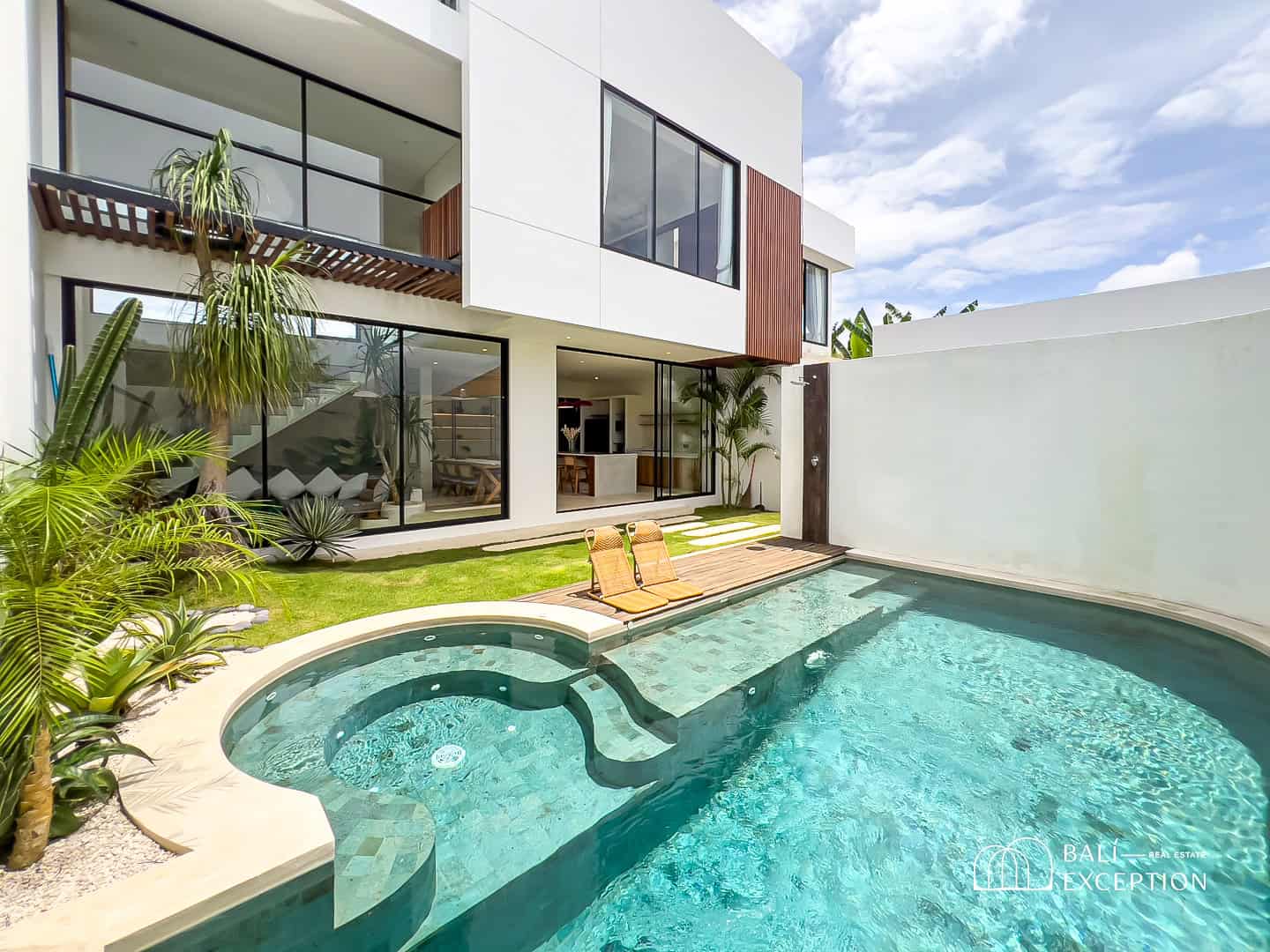 READY NOW 2 BEDROOM VILLA FOR SALE LEASEHOLD IN BABAKAN BE-1806
