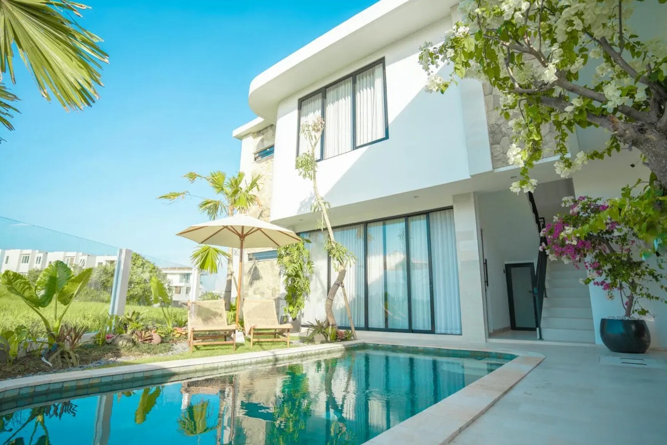 PROXIMITY TO THE BEACH 2 BEDROOM VILLA FOR SALE FREEHOLD IN CEMAGI BE-1961