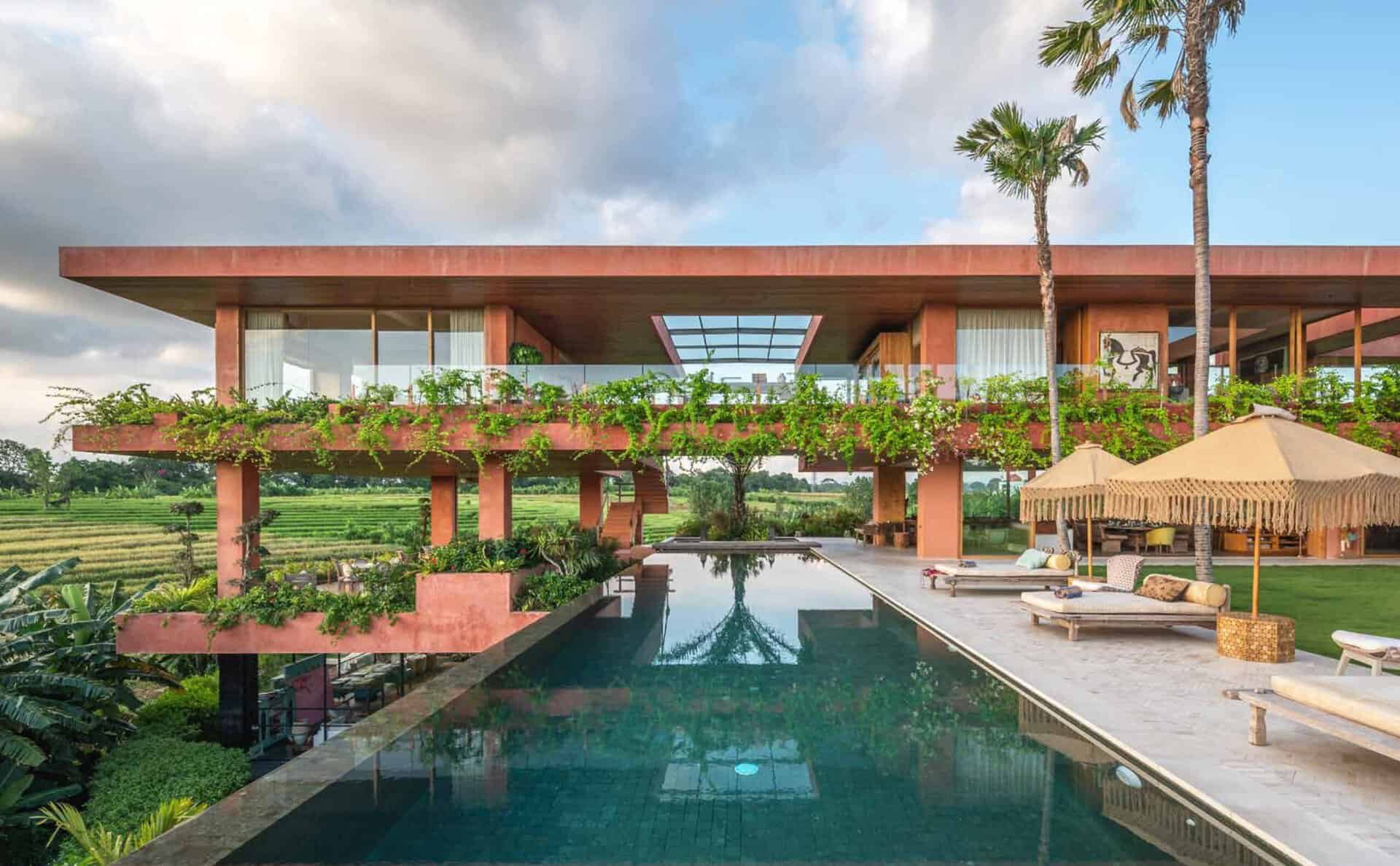 MAGNIFICENT 6 BEDROOM VILLA WITH RICE FIELD VIEW FOR SALE LEASEHOLD IN TUMBAK BAYUH BALI BE-1990